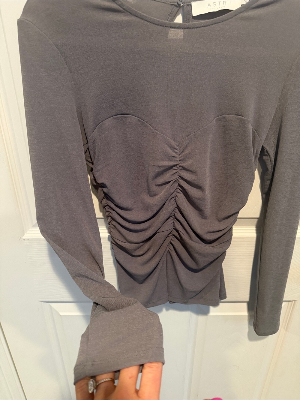 ASTR Gray Long Sleeve Ruched Front Top - Picture 3 of 6